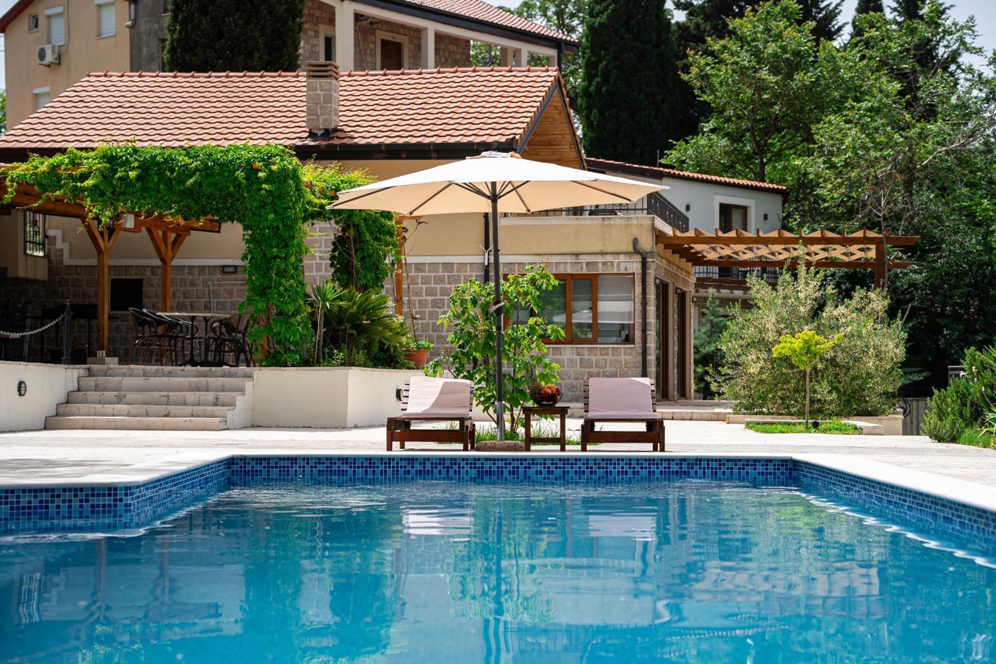 Sunset & Sunrise Villas In Stanisici-Two Villas With Common Pool 布德瓦 外观 照片