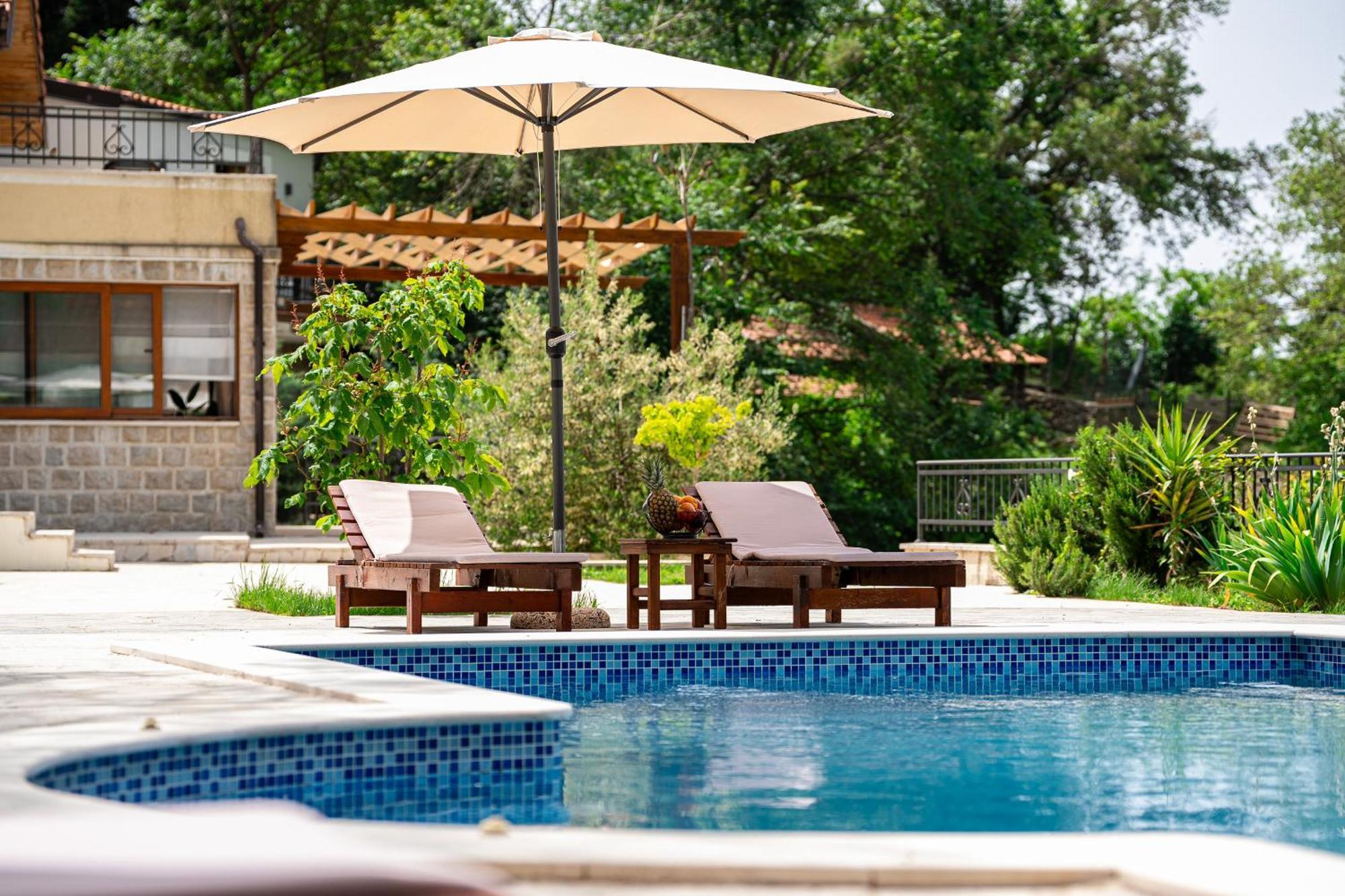 Sunset & Sunrise Villas In Stanisici-Two Villas With Common Pool 布德瓦 外观 照片