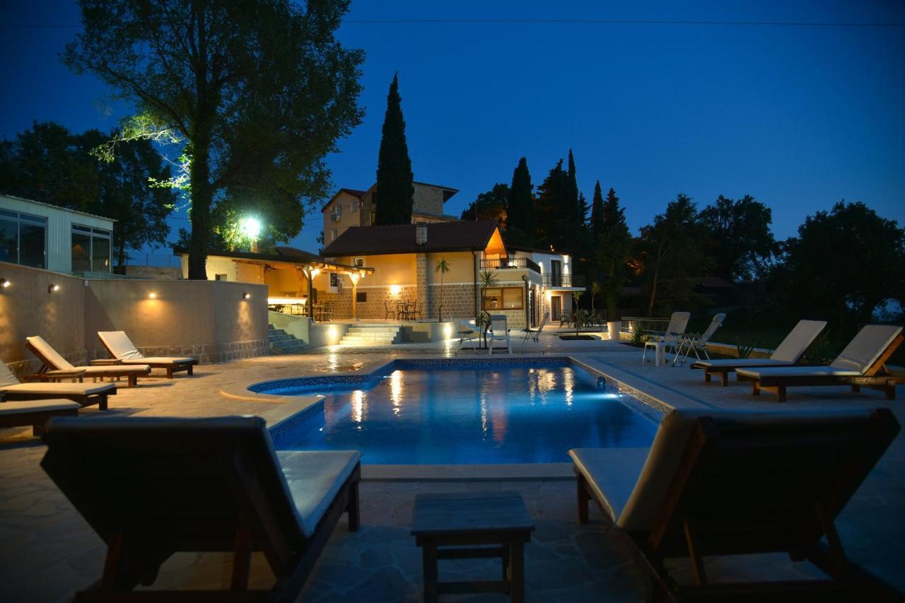 Sunset & Sunrise Villas In Stanisici-Two Villas With Common Pool 布德瓦 外观 照片