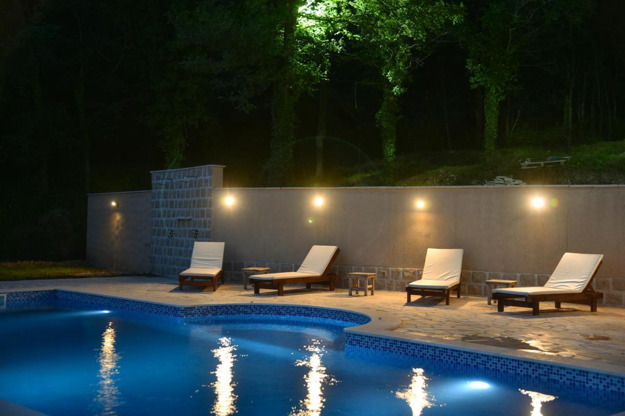 Sunset & Sunrise Villas In Stanisici-Two Villas With Common Pool 布德瓦 外观 照片