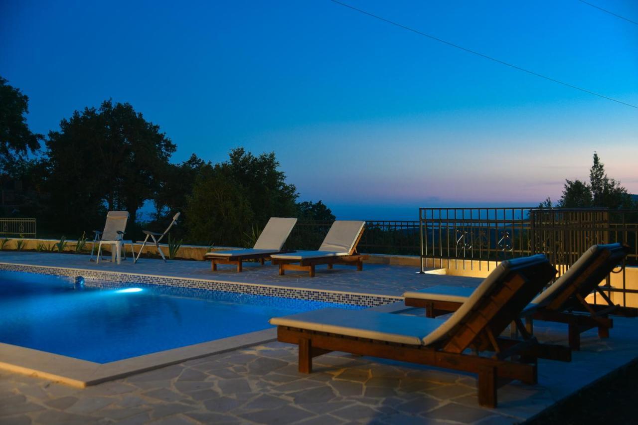 Sunset & Sunrise Villas In Stanisici-Two Villas With Common Pool 布德瓦 外观 照片